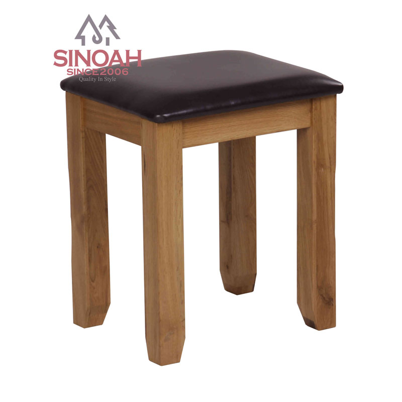 Ghế đẩu trang điểm mộc mạc bằng gỗ sồi: Nâng tầm phòng ngủ của bạn với sự quyến rũ vượt thời gian